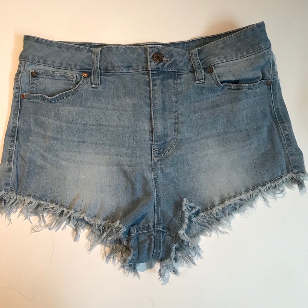 Stonewashed Distressed Hem Shorts Size 7/28